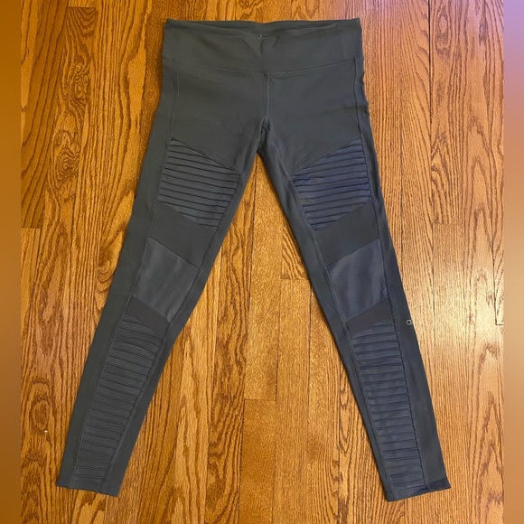 ALO Yoga Pants - ALO Yoga Moto Legging Size L, Anthracite/Glossy Anthracite